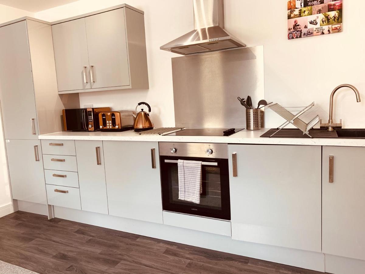 Elthorne Luxury Apartments - Аксбридж Экстерьер фото