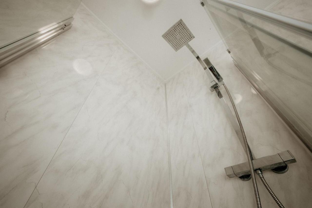 Elthorne Luxury Apartments - Аксбридж Экстерьер фото