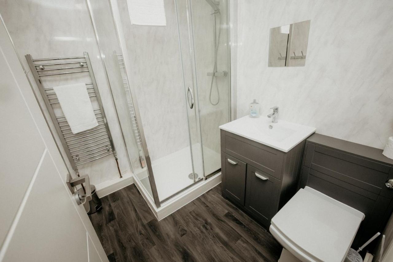Elthorne Luxury Apartments - Аксбридж Экстерьер фото