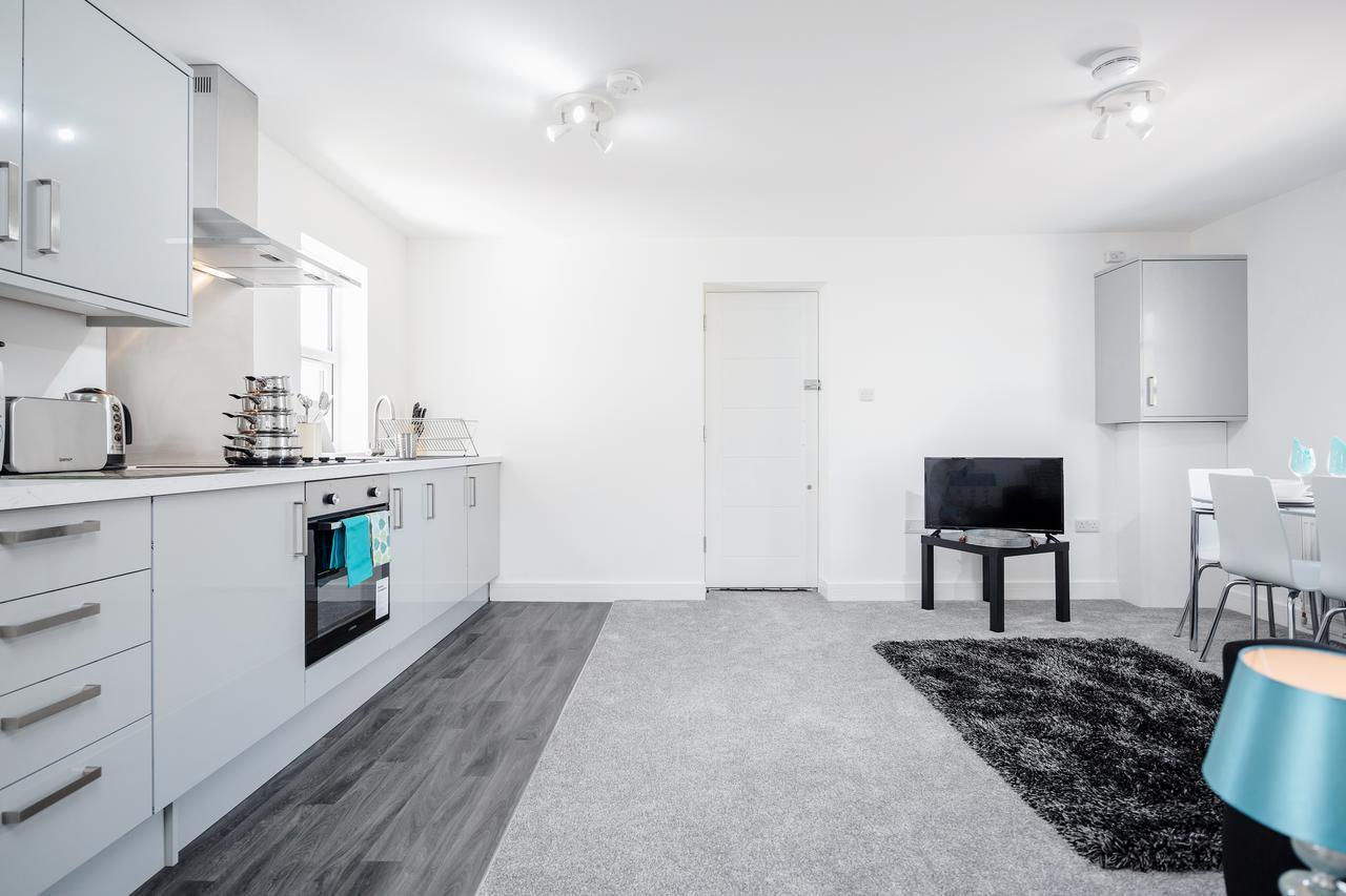 Elthorne Luxury Apartments - Аксбридж Экстерьер фото