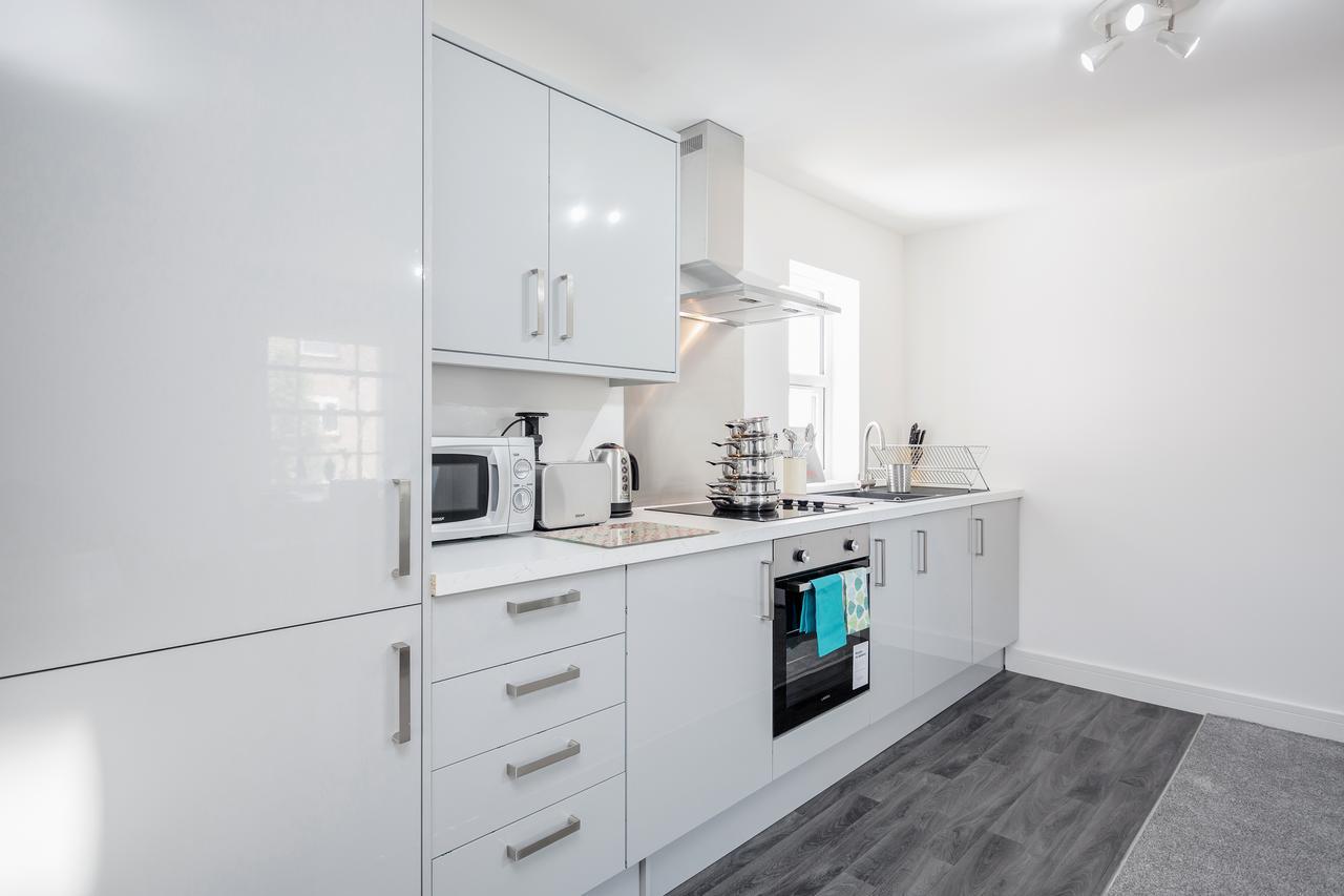 Elthorne Luxury Apartments - Аксбридж Экстерьер фото