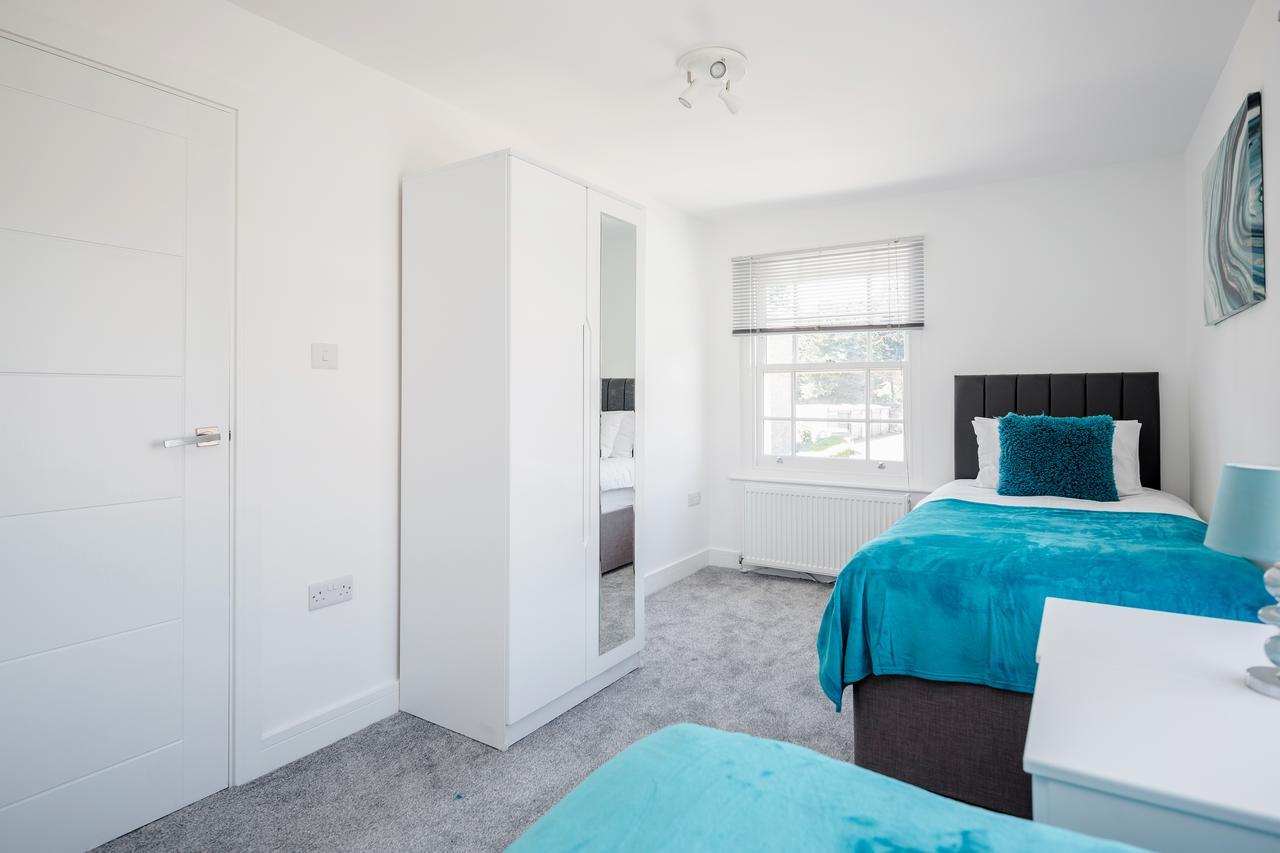 Elthorne Luxury Apartments - Аксбридж Экстерьер фото