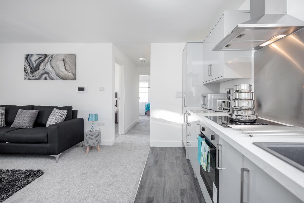 Elthorne Luxury Apartments - Аксбридж Экстерьер фото